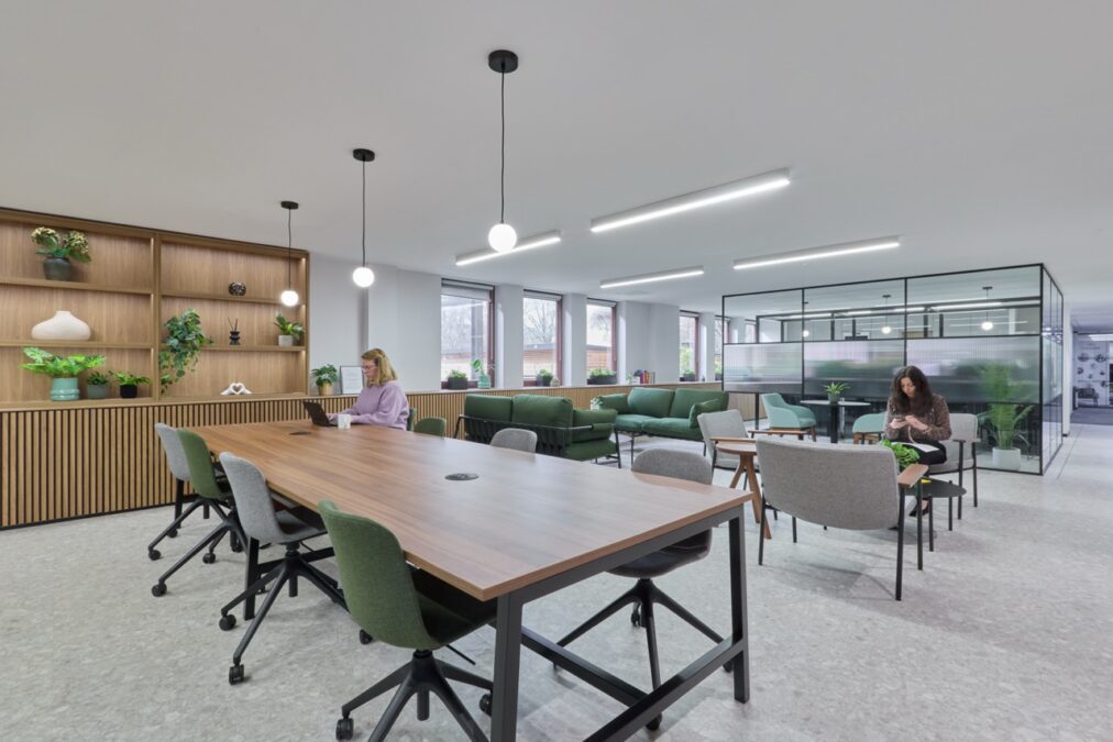 Nine Hills Road, Cambridge